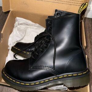 Doc Martens Smooth Black Leather Lace Up Boots 1460 Size 7